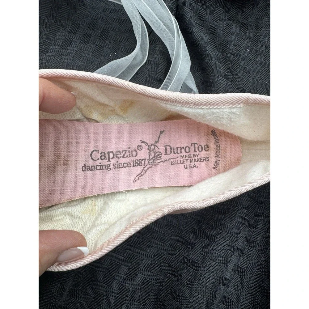 vintage Capezio ballet shoes With 1 Lace